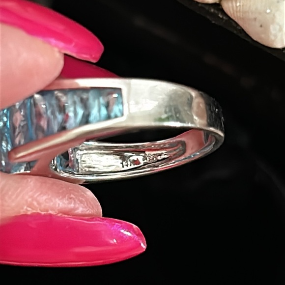 💕14KT White Gold Aquamarine Blue Topaz Statement Ring - Picture 6 of 8